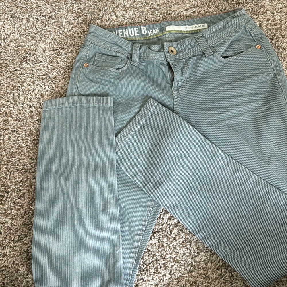 DKNY JEANS Avenue B  size 4 - pattern reminds me of worker jumpsuit--